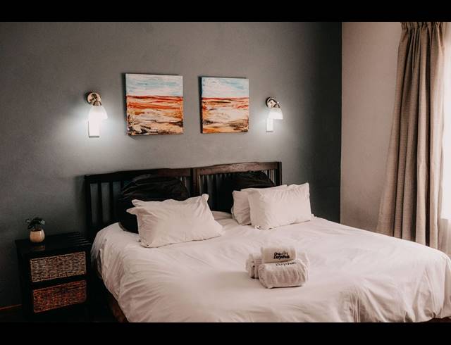 750M² BED & BREAKFAST FOR SALE IN RUSTENBURG CENTRAL